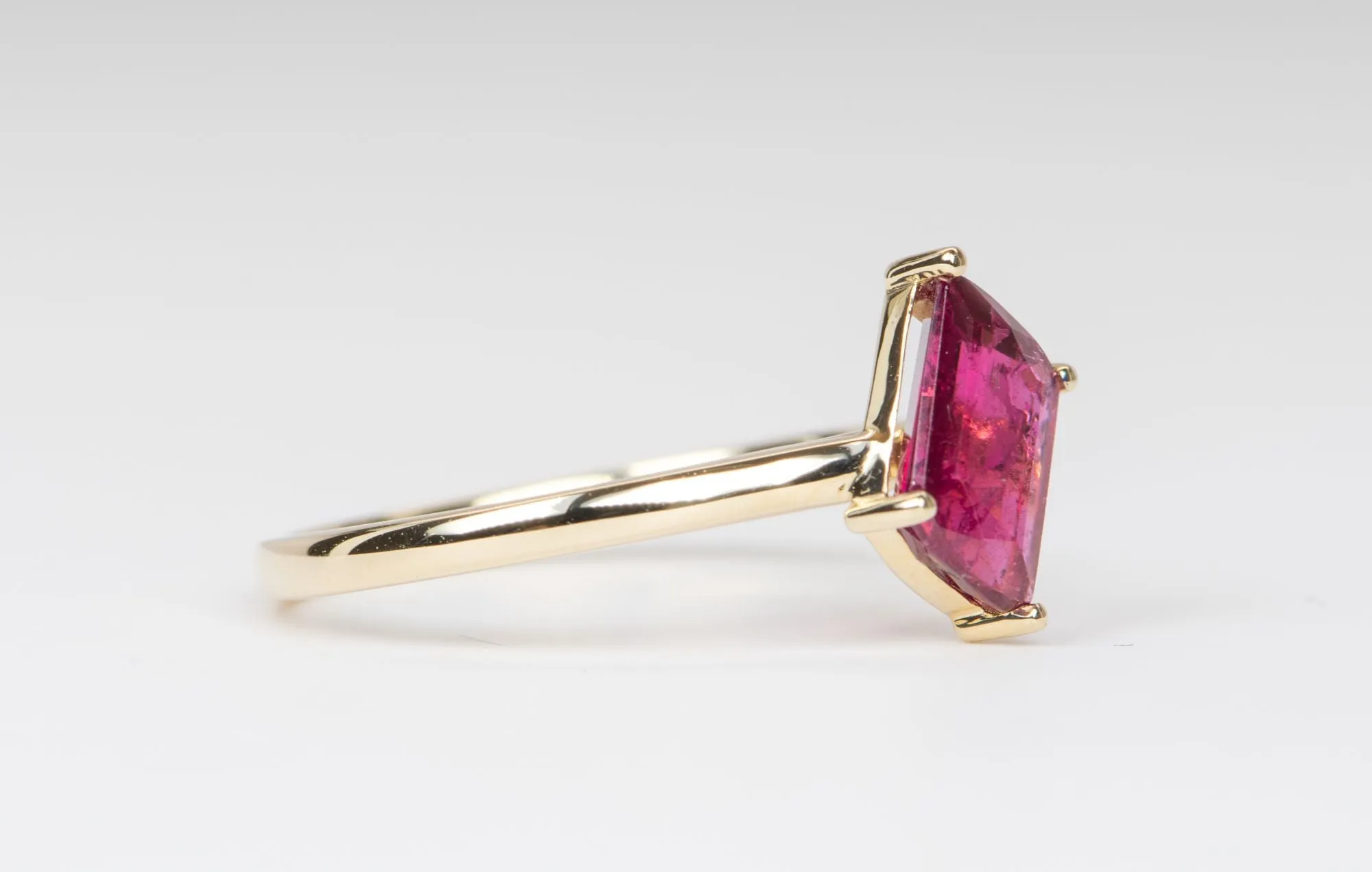 1.36ct Fancy Shape Rubellite Pink Tourmaline Solitaire Ring 14K Yellow Gold R6141