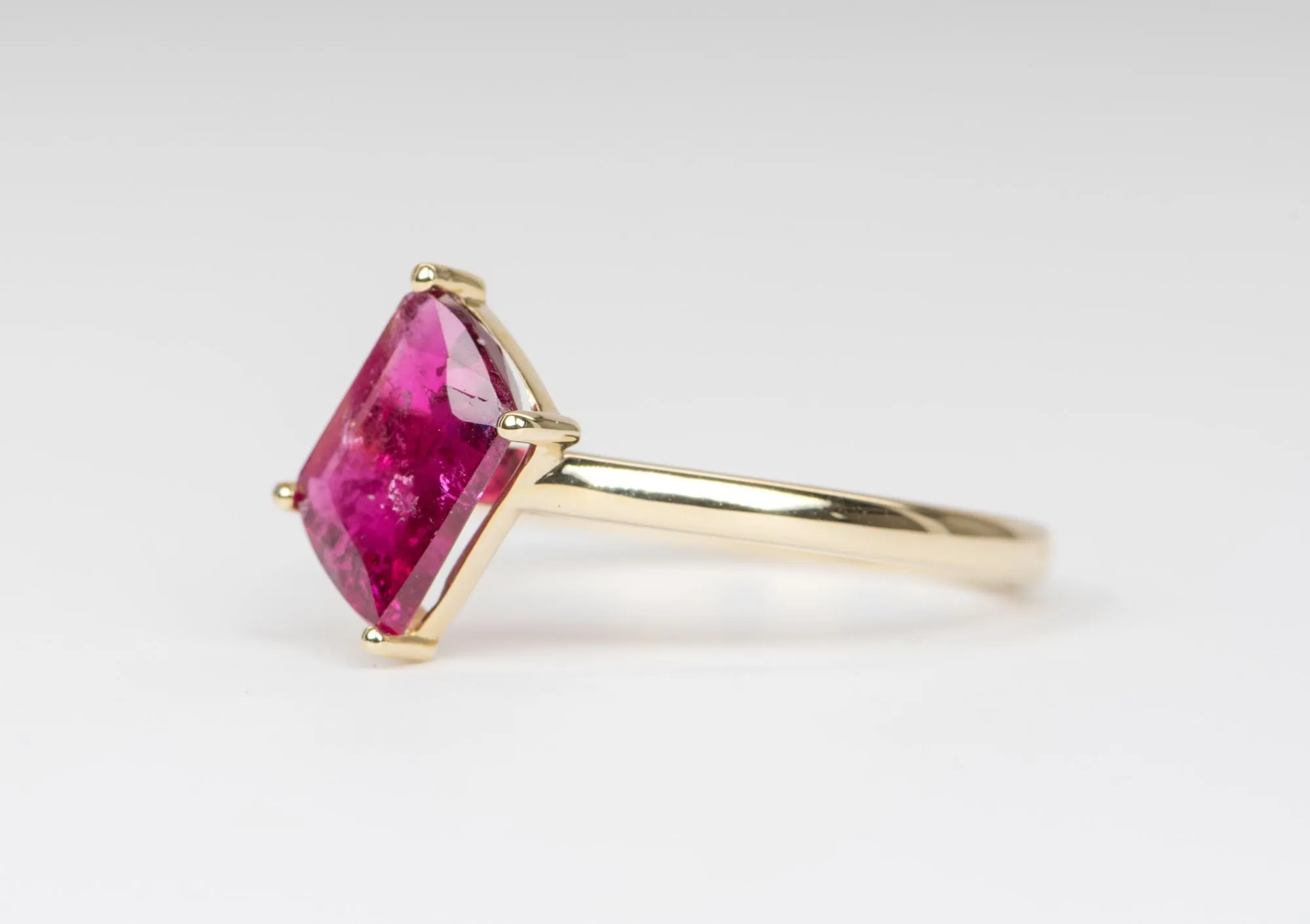 1.36ct Fancy Shape Rubellite Pink Tourmaline Solitaire Ring 14K Yellow Gold R6141