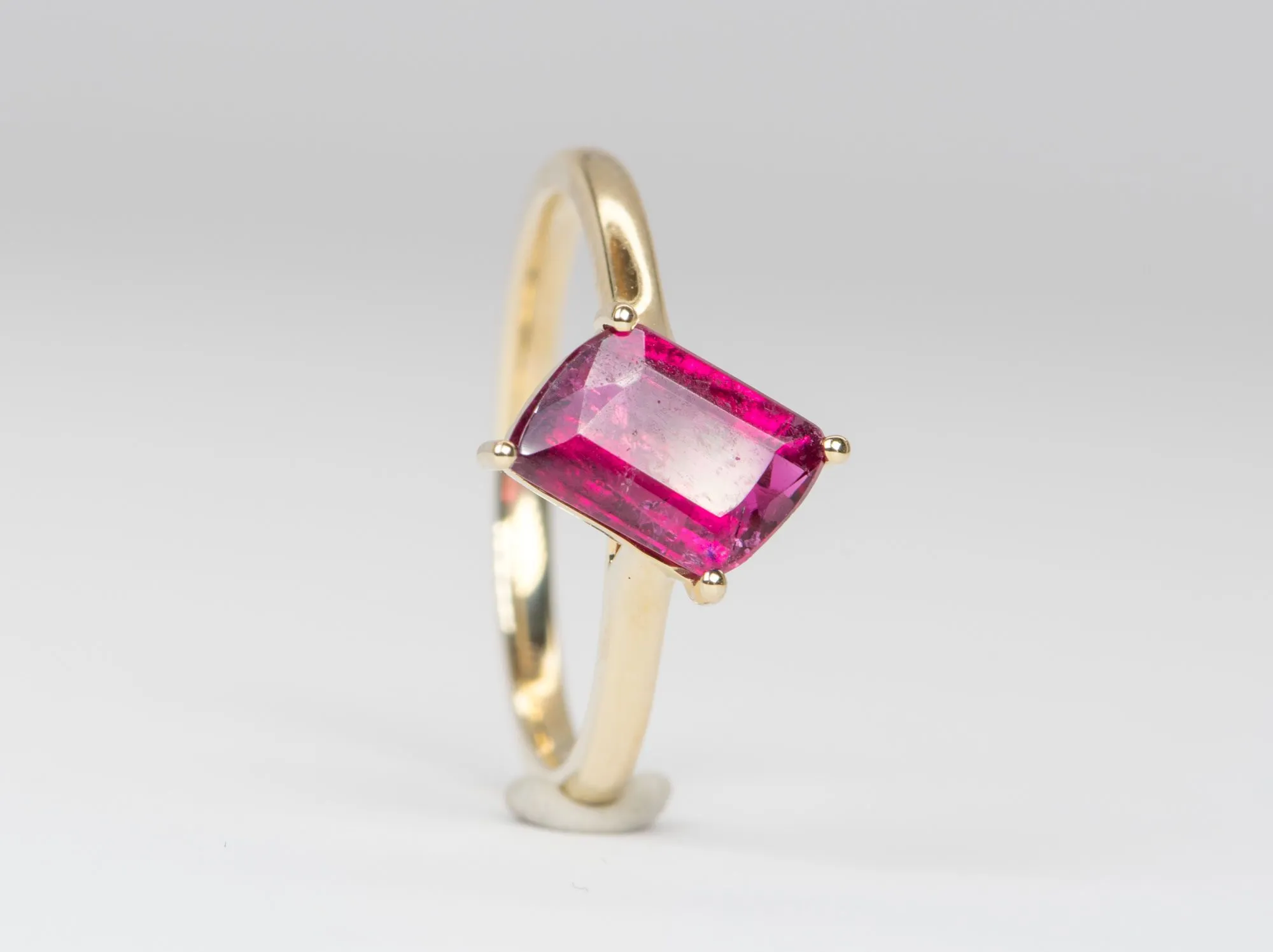 1.36ct Fancy Shape Rubellite Pink Tourmaline Solitaire Ring 14K Yellow Gold R6141