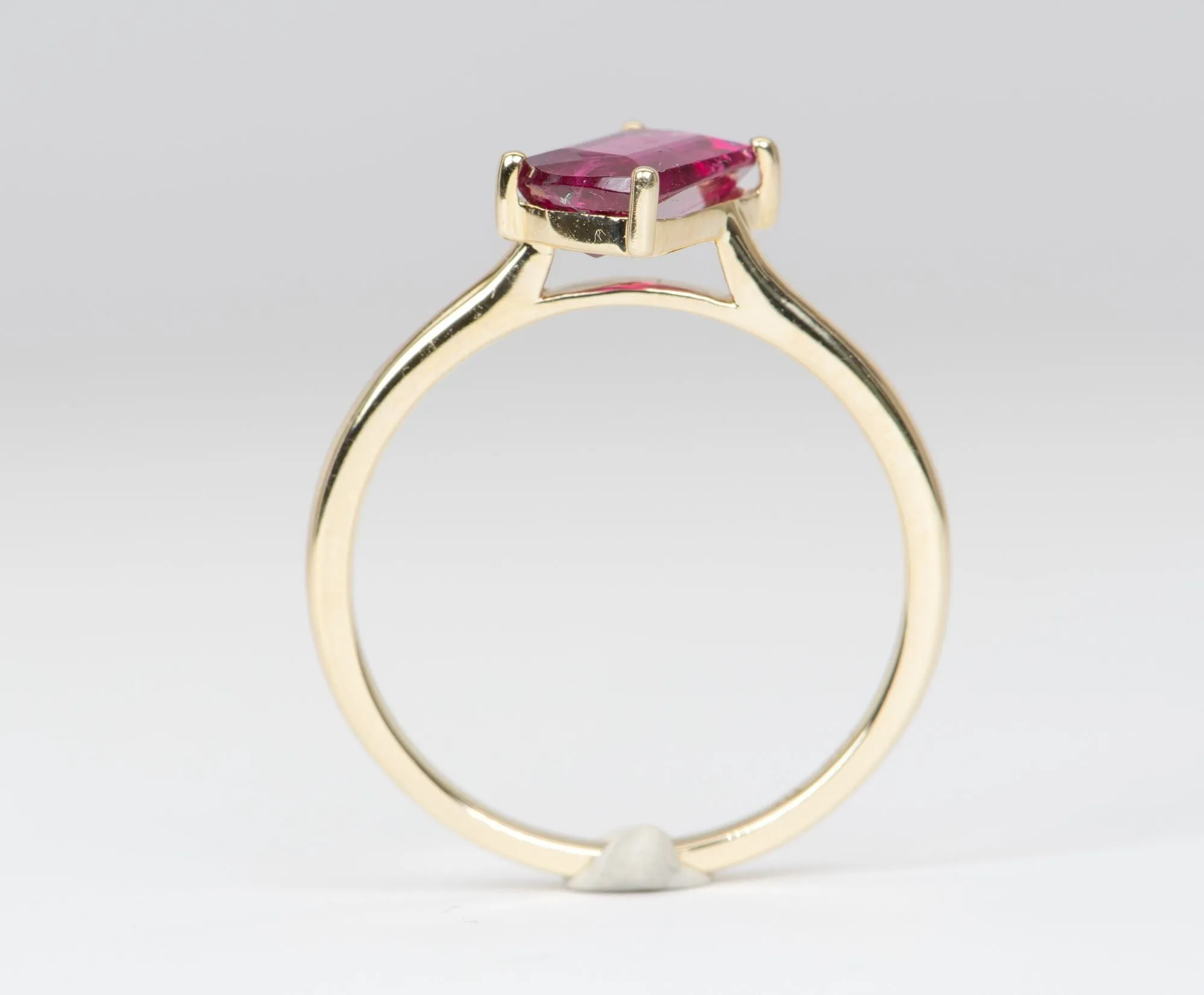 1.36ct Fancy Shape Rubellite Pink Tourmaline Solitaire Ring 14K Yellow Gold R6141