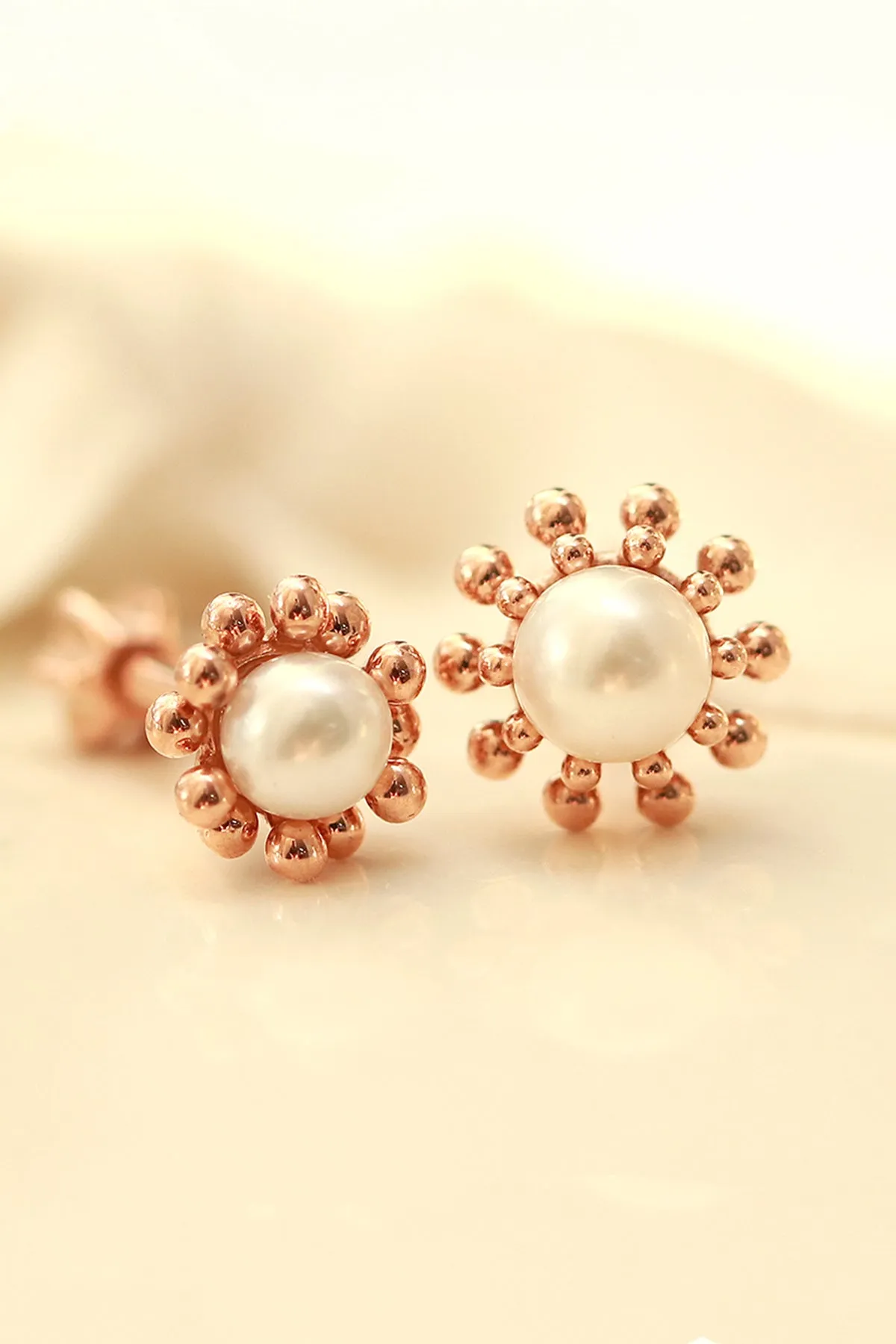 14K 18K Solid Gold Fresh Water Pearl Flower Helix Tragus Cartilage Conch Barbell Piercing Earring