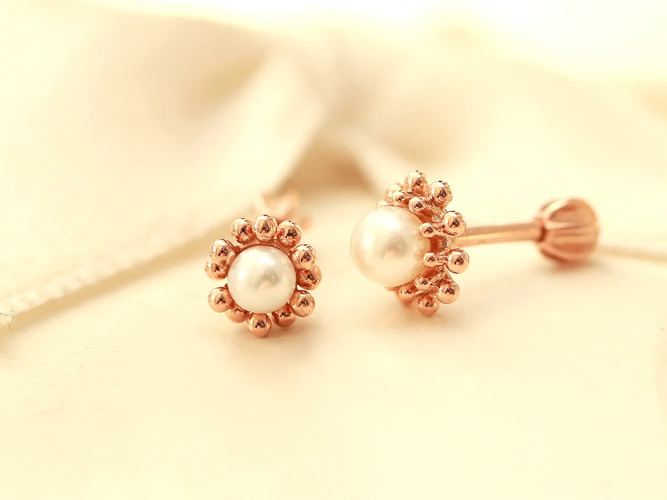 14K 18K Solid Gold Fresh Water Pearl Flower Helix Tragus Cartilage Conch Barbell Piercing Earring