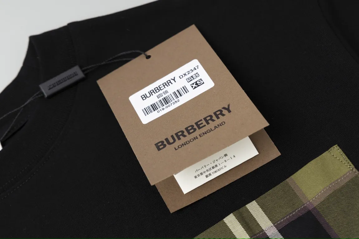 Burberry 23SS Chest Pocket Classic Plaid Short Sleeve T-Shirt Black 7.4