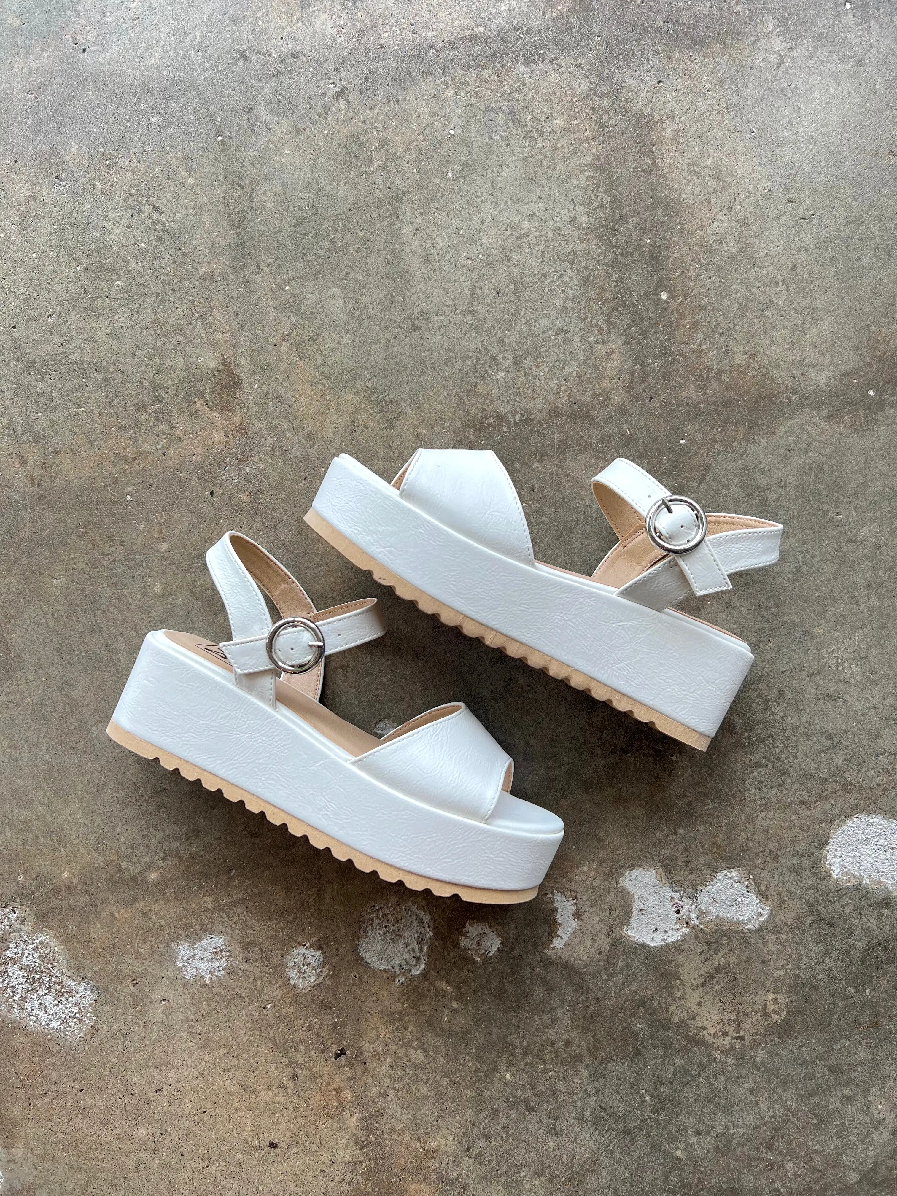 Chinese Laundry Jump Out Platform Sandal