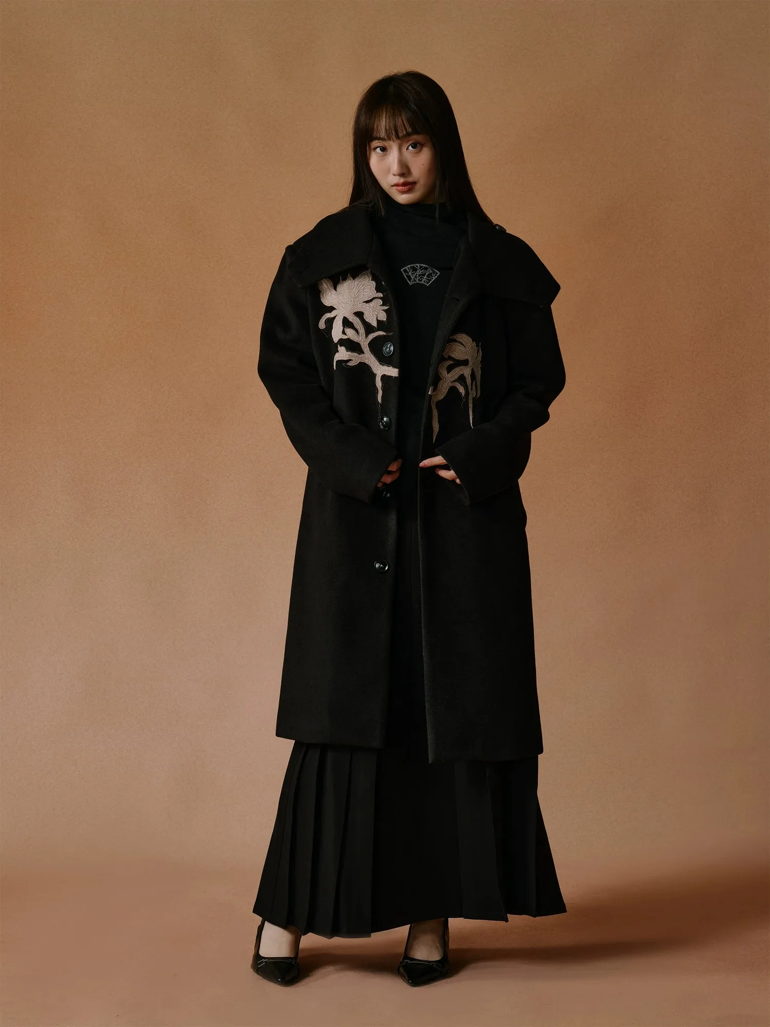 Chinese Style Iris Appliqué Embroidered Coat