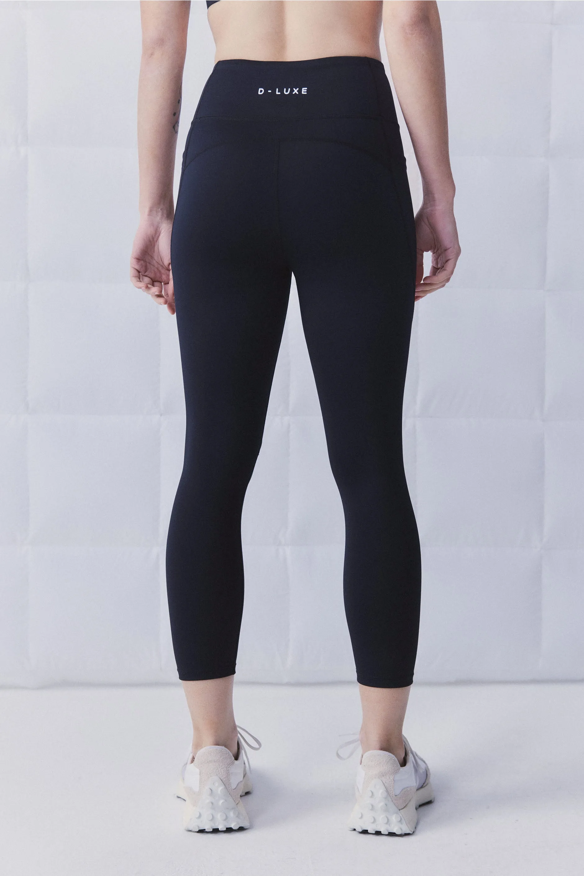 D-Luxe Crop Pocket Legging