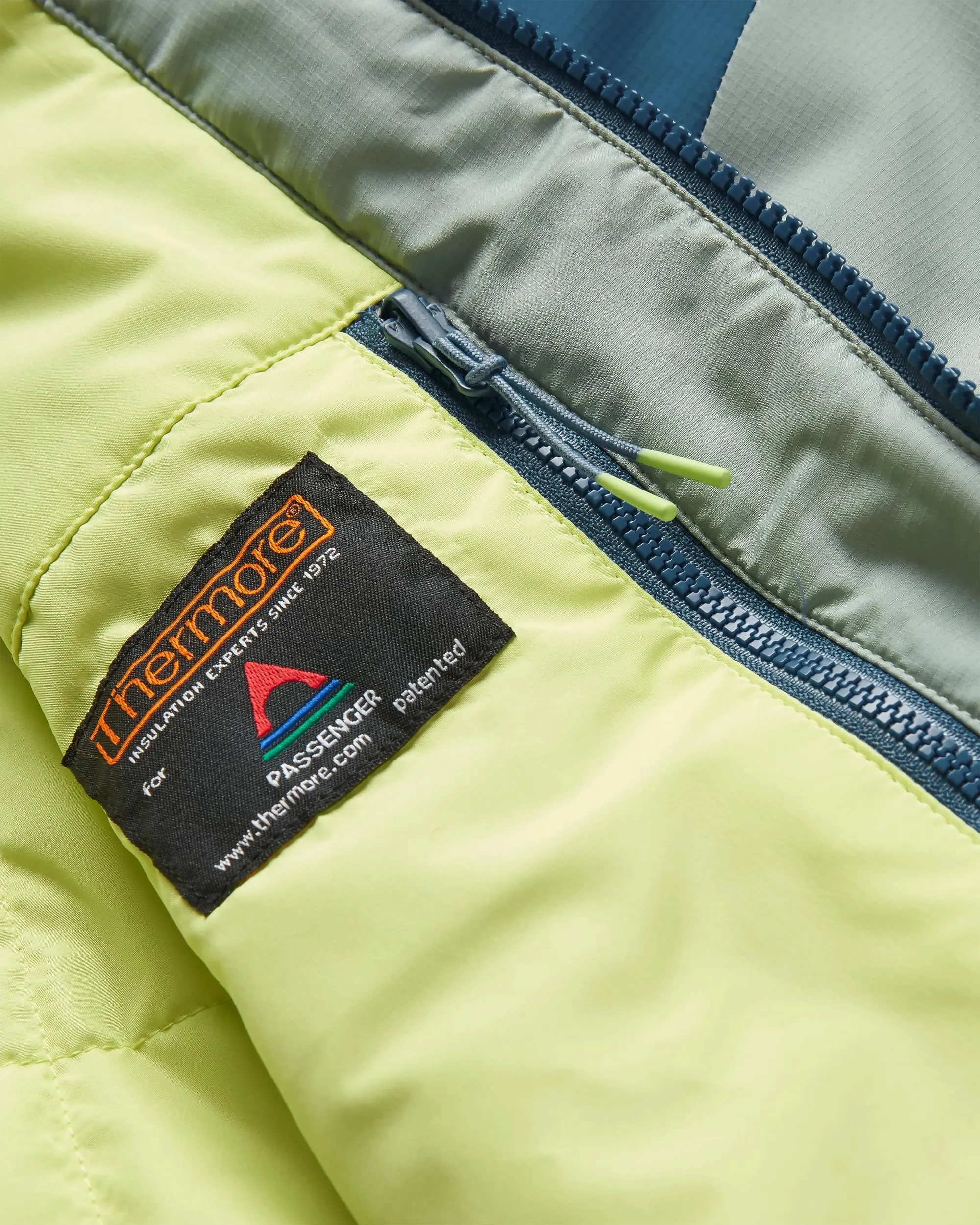 Daybreak Light Recycled Thermore Insulated Jacket - Pistachio/Blue Steel