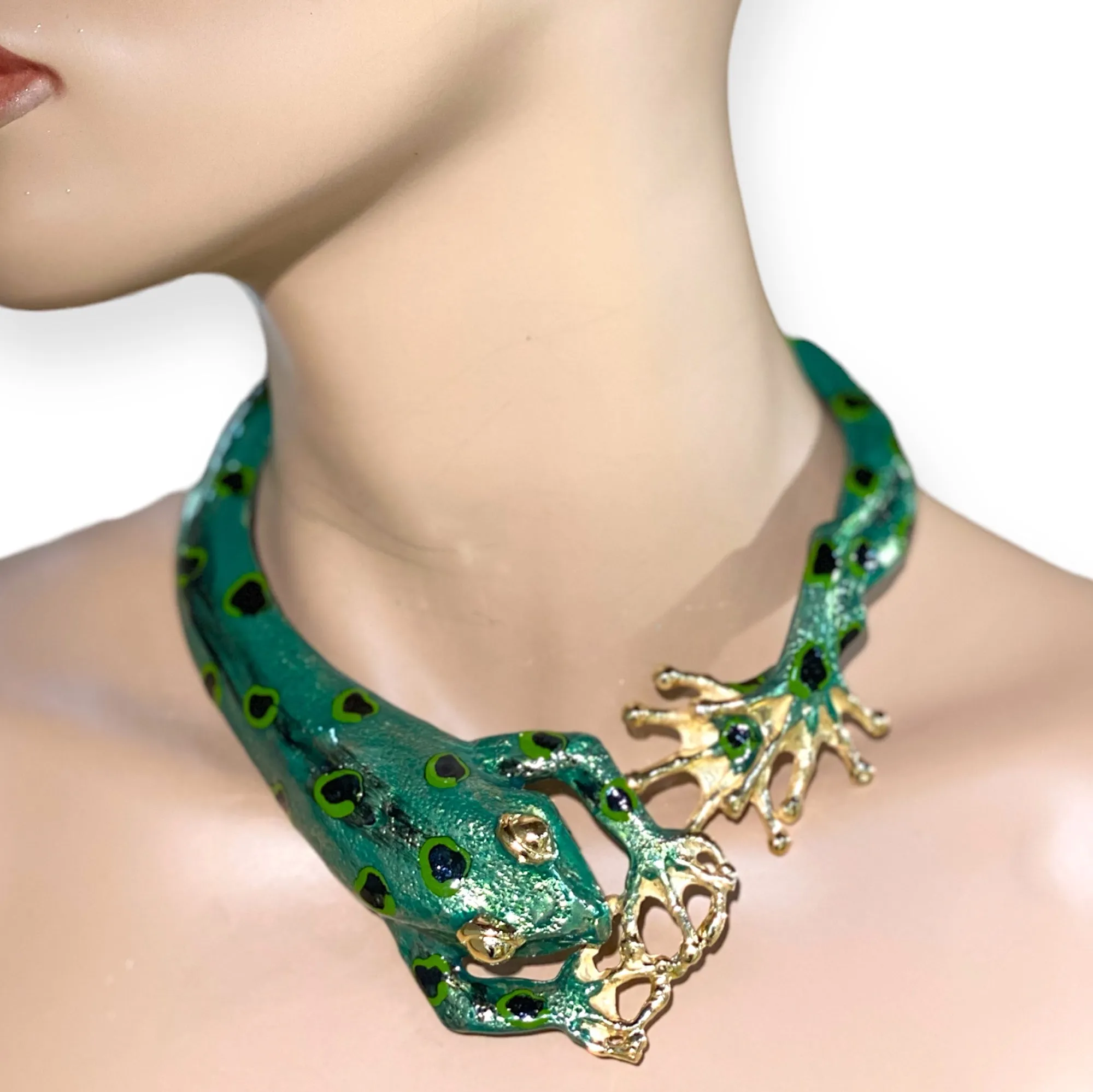 FROG NECKLACE