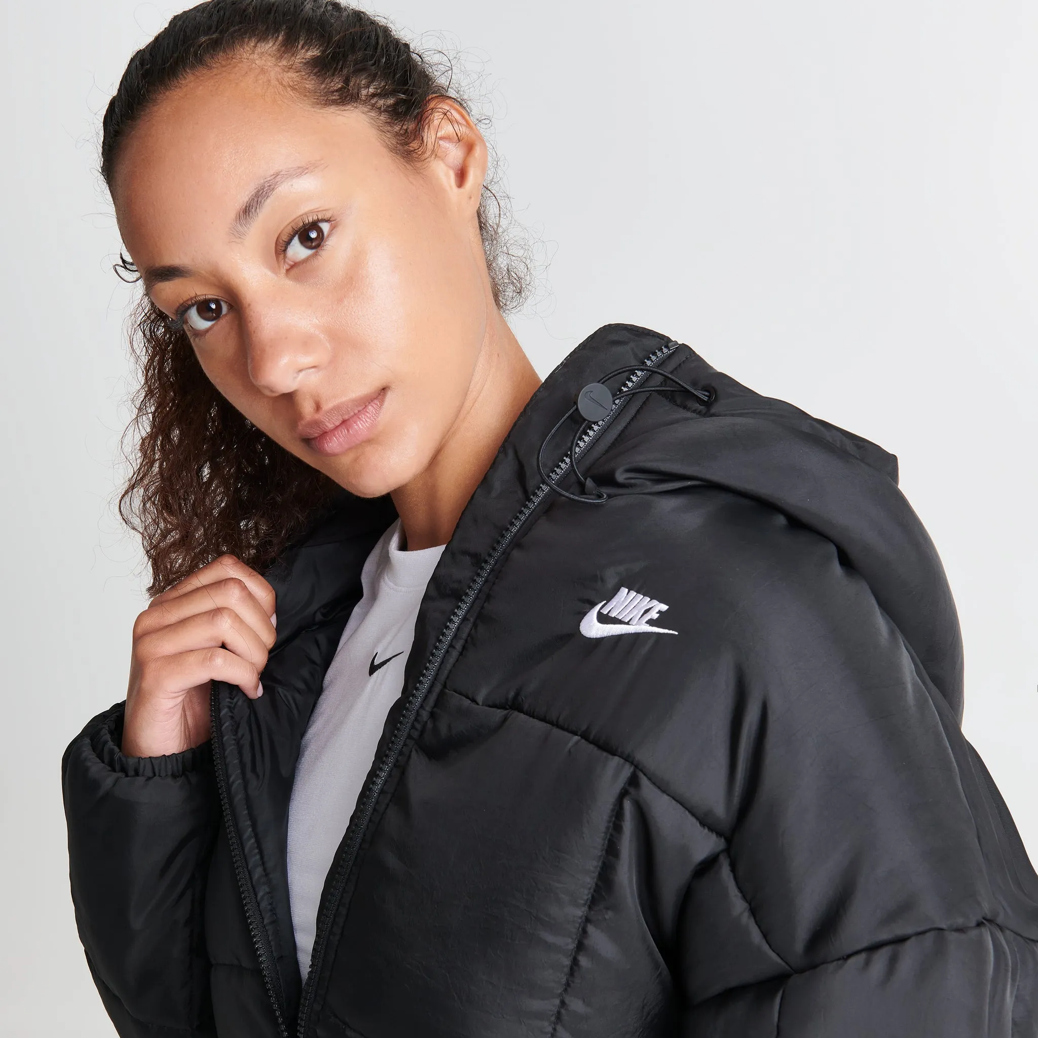 Nike Sportswear Women's Therma-FIT Classic Puffer Jacket Black / White