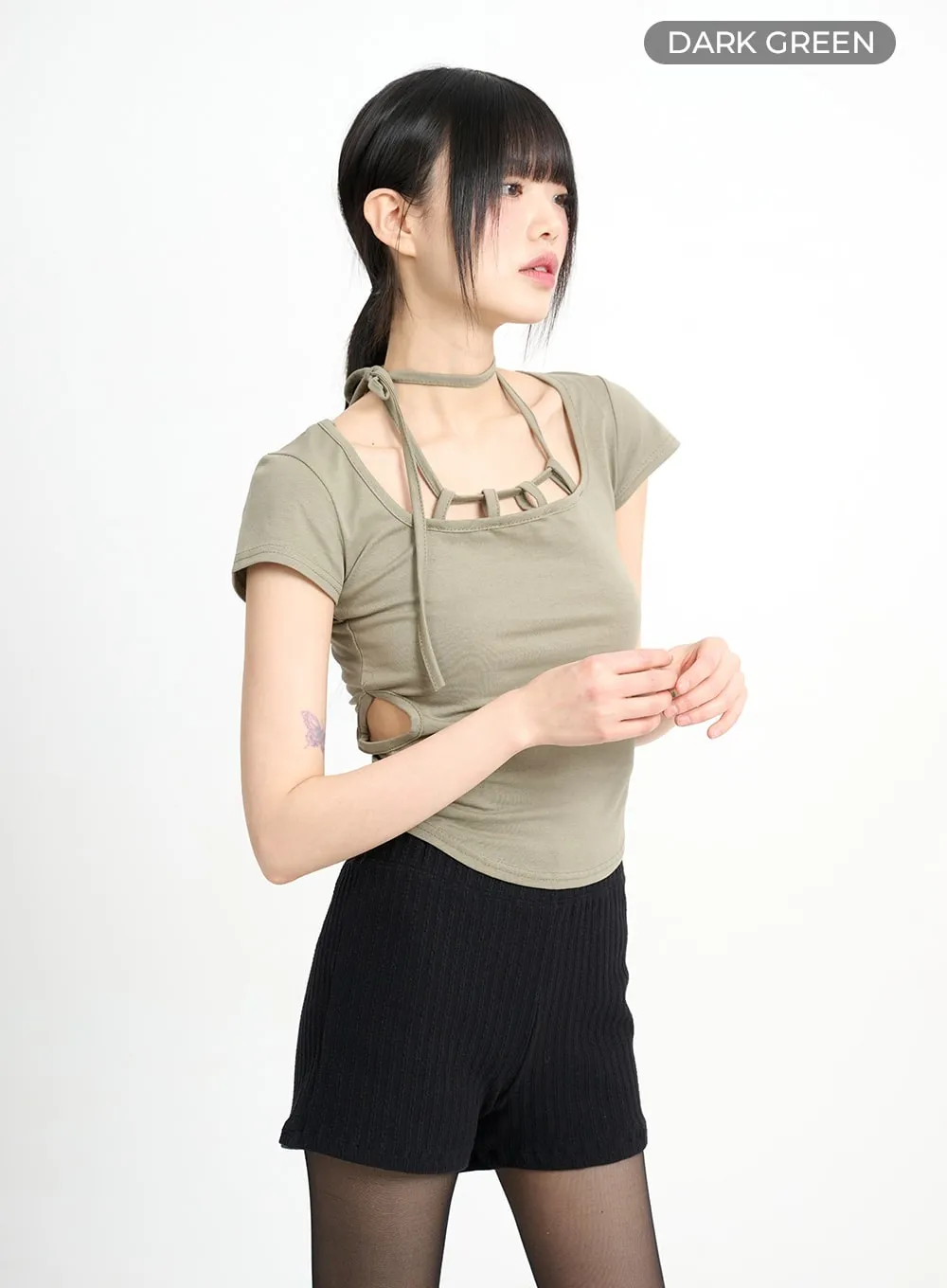 Strap Cut Out Cropped Tee CM415