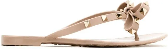 Valentino Garavani Rockstud bow-detail flip flops Neutrals